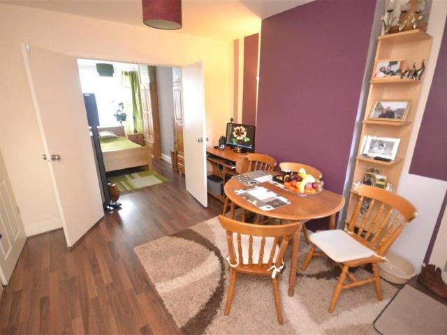 Surrey Road, Reading, Berkshire RG2, 1 bed flat to rent, £1,150 pcm | PrimeLocation