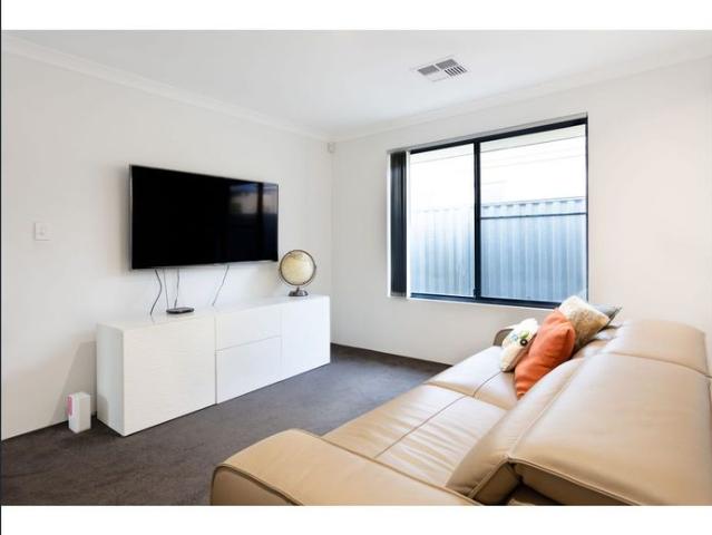 Surrounded by schools, this Spacious 3 Bed 2 Bath will be snapped up quickly