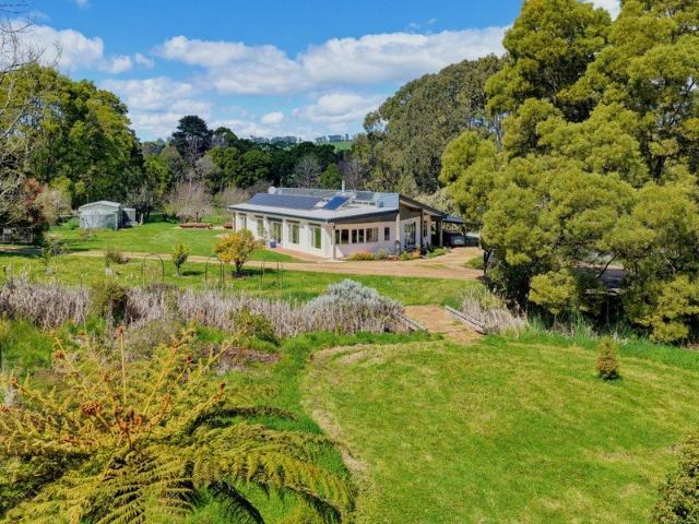 Sustainable Country Retreat 13 Acres
