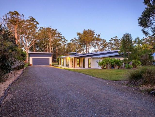 SUSTAINABLE LIFESTYLE ACREAGE ON THE COAST