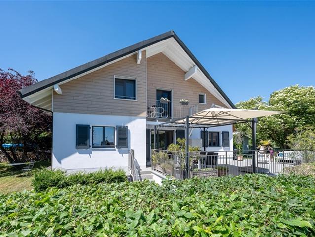 Sus Châtel Genolier – Renovierte freistehende Villa, Energieeffizienz A, mit Blick auf den See und die Alpen