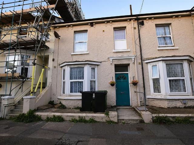 Susans Road, Eastbourne BN21, 1 bed flat to rent, £800 pcm | PrimeLocation