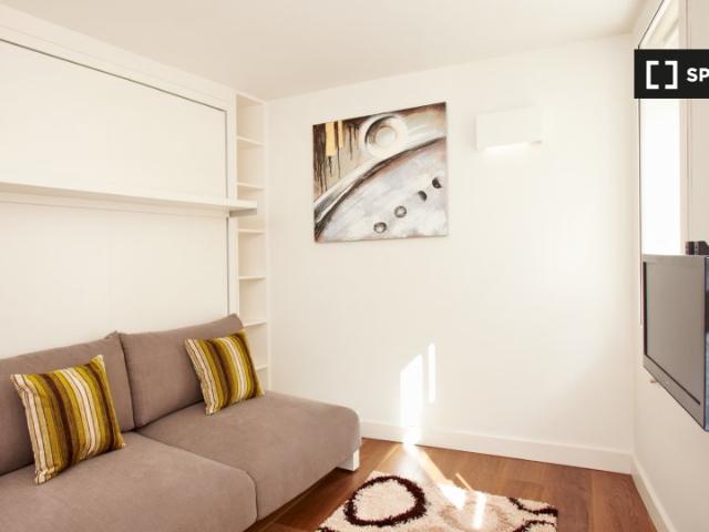 SushiDog, 166 170 Bishopsgate, London, EC2M 4LX, United Kingdom | Studio apartment for rent #14535539 | Rentberry