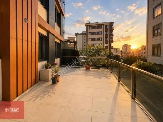Süslü Bahçe Konutları'nda Teraslı Ve Kış Bahçeli Lüks 2+1