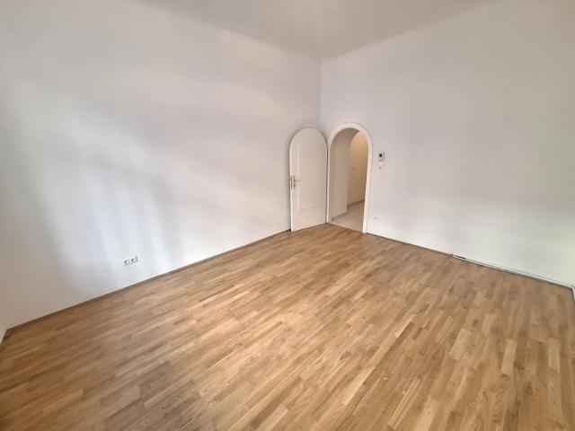 süße 1 Zimmer Altbau Wohnung in der Säulengasse