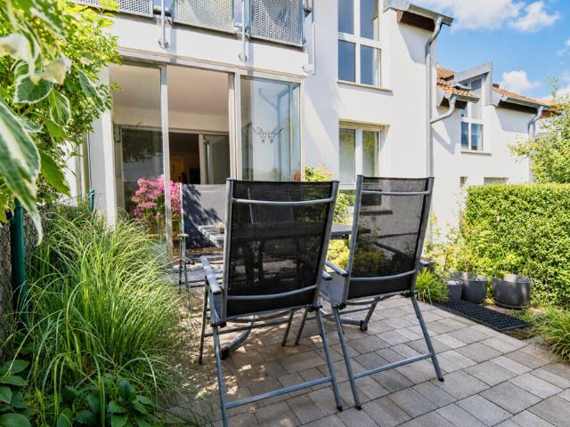Süße Maisonette, eigener Eingang, mit Gärtchen und 2 Stellplätzen
