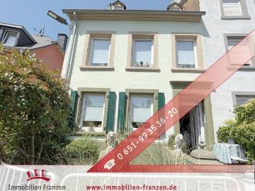 Süßes Einfamilienhaus mit Terrasse und Carport in Lux Pendler Lage