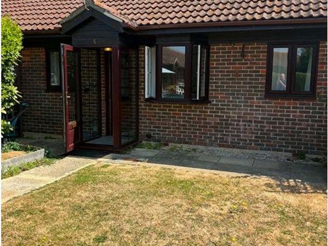Sussex Court, Bognor Regis PO22, 2 bed bungalow to rent, £1,050 pcm | PrimeLocation