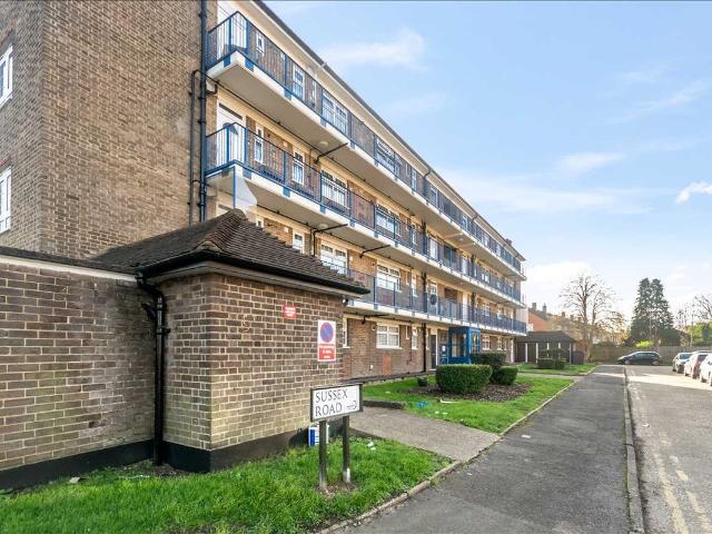 Sussex Court, Sussex Road, Mitcham CR4, 2 bed flat to rent, £1,575 pcm | PrimeLocation
