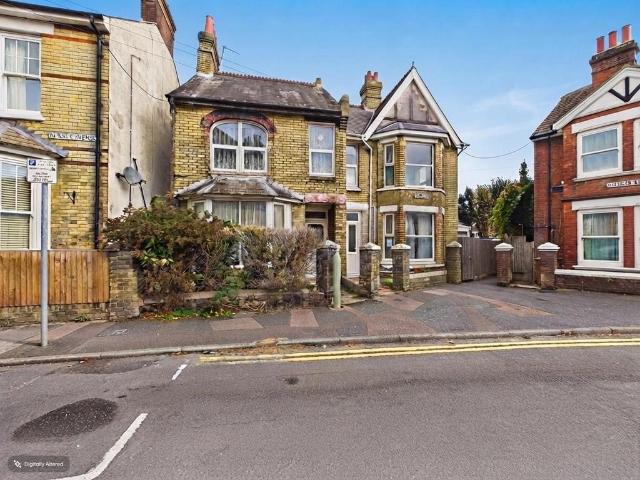 Sussex Avenue, Ashford, Kent TN24 8NB 1 bed apartment to rent £895 pcm £207 pw