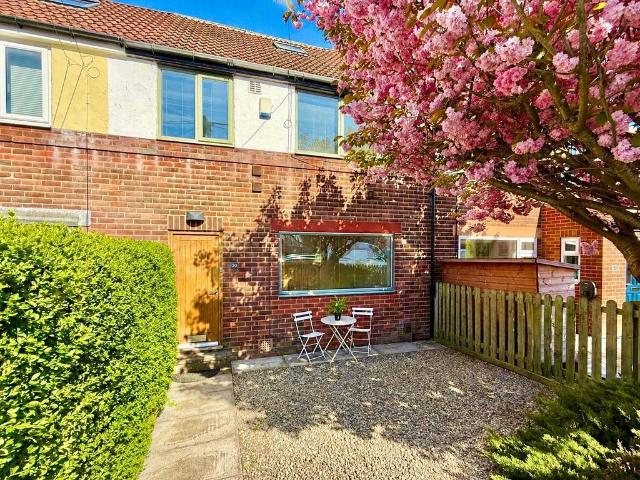 Sussex Avenue, Horsforth, Leeds, West. 3 bed terraced house to rent £1,450 pcm £335 pw