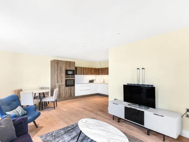 Sussex Gardens, London W2 3 bed apartment to rent £5,352 pcm £1,235 pw