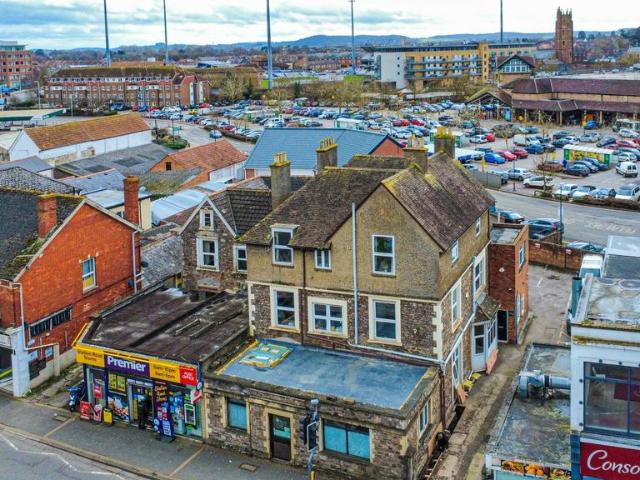 Sussex Lodge, Taunton 1 bed apartment to rent £900 pcm £208 pw