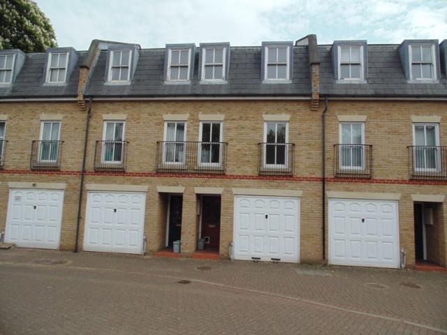 Sussex Mews, Catford London SE6, 3 bed property to rent, £2,200 pcm | PrimeLocation
