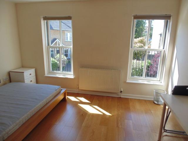Sussex Mews, Catford London SE6, 3 bed property to rent, £2,200 pcm | PrimeLocation