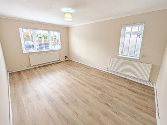 Sussex Place, Woking, GU21