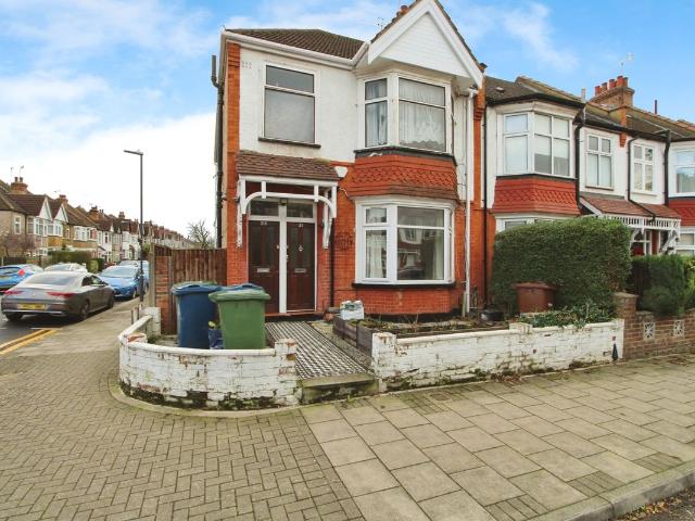 Sussex Road, Harrow HA1, 2 bed maisonette to rent, £1,800 pcm | PrimeLocation