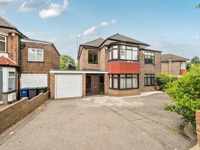 Sussex Ring, London, N12 4 bed detached house to rent £4,300 pcm £992 pw