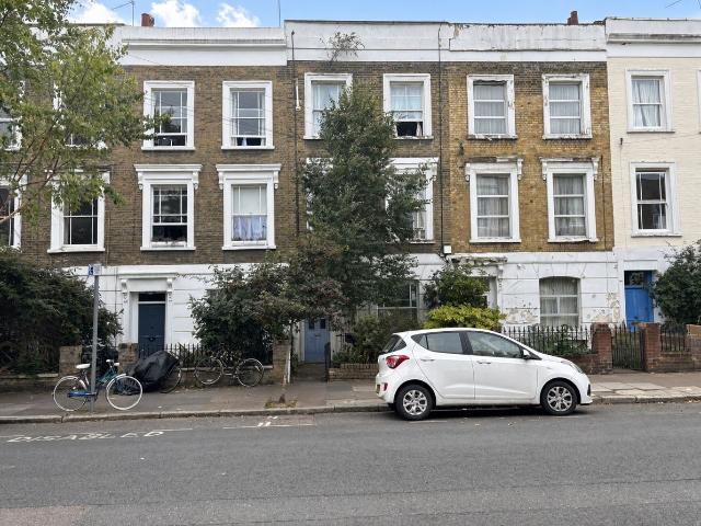Sussex Way, Holloway N7, 3 bed flat to rent, £3,575 pcm | PrimeLocation
