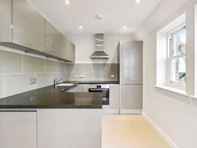 Sutton Court Road, Chiswick W4, 1 bed flat to rent, £2,000 pcm | PrimeLocation
