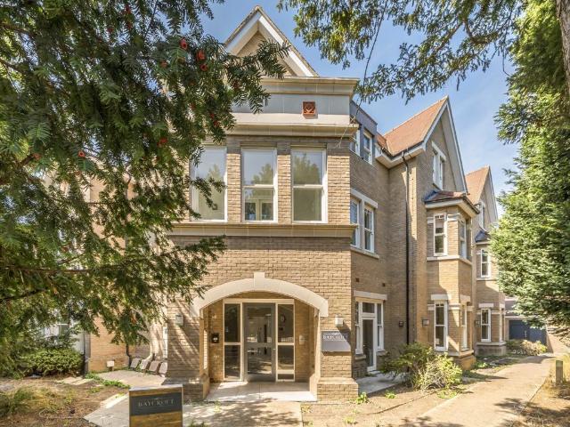 Sutton Court Road, Chiswick W4, 2 bed flat to rent, £2,700 pcm | PrimeLocation