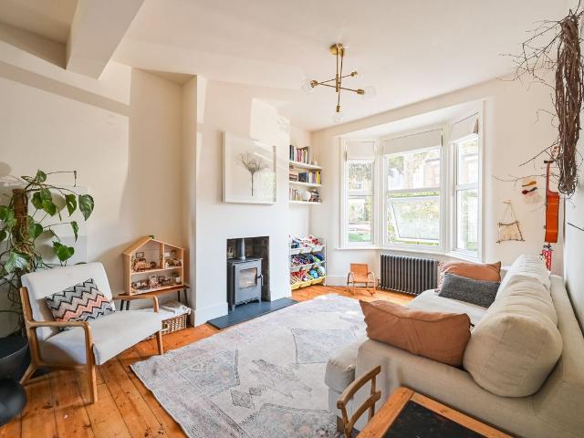 Sutton Court Road, Plaistow, London E13, 4 bed terraced house to rent, £4,000 pcm | PrimeLocation