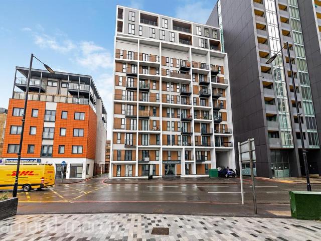 Sutton Court Road, SUTTON 1 bed apartment to rent £1,450 pcm £335 pw