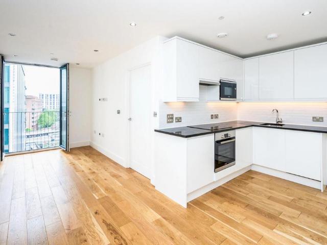 Sutton Court Road, Sutton, SM1 1 bed flat to rent £1,400 pcm £323 pw