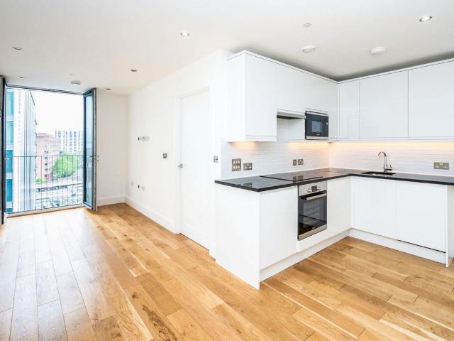 Sutton Court Road, Sutton SM1, 1 bed flat to rent, £1,300 pcm | PrimeLocation