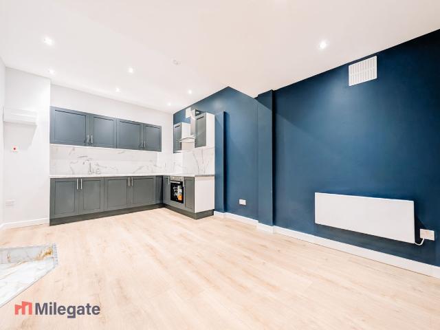 Sutton Common Road, Sutton SM3, 1 bed flat to rent, £1,300 pcm | PrimeLocation