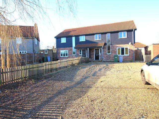 Sutton Crescent, Freethorpe NR13, 4 bed semi detached house to rent, £1,500 pcm | PrimeLocation