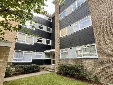 Sutton Grove, Sutton SM1, Studio to rent, £1,150 pcm | PrimeLocation