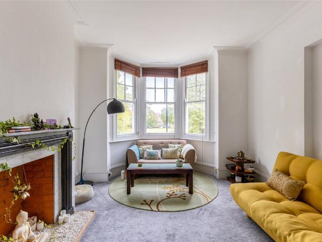 Sutton Lane North, London W4, 1 bed flat to rent, £2,200 pcm | PrimeLocation