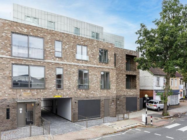 10 Hazel House, 76 Westmead Road, Sutton SM1, 1 bed flat to rent, £1,350 pcm | PrimeLocation