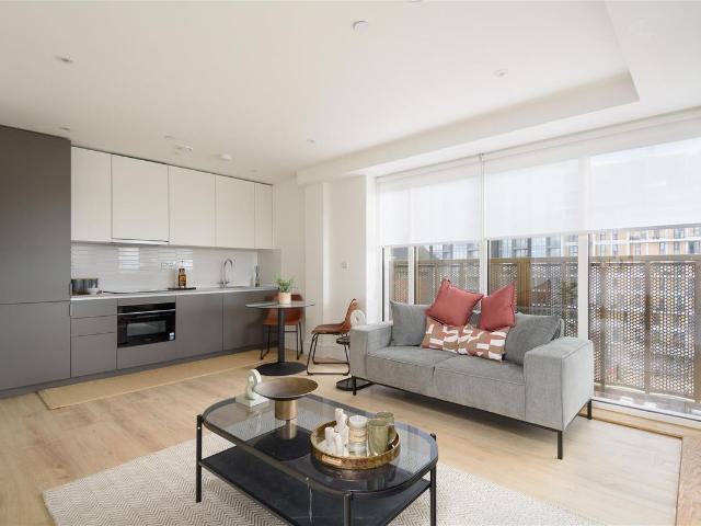Sutton Park House, Carshalton Rd  Sutton SM1, Sutton, 1 bed flat to rent, £1,800 pcm | PrimeLocation
