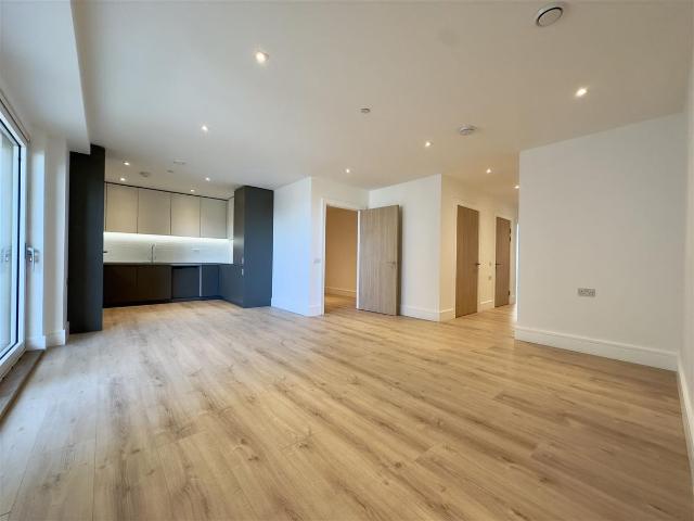 Sutton Park House, Central Sutton. SM1, Sutton, 2 bed flat to rent, £2,300 pcm | PrimeLocation