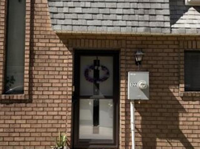 Sutton Pl Unit,bloomfield, Condo For Sale