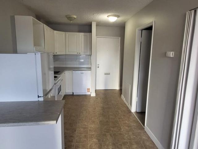 Sutton Place 1 Bedroom Apartment for Rent at 825 12 Ave Sw, Calgary, AB T2R 0J2 Beltline