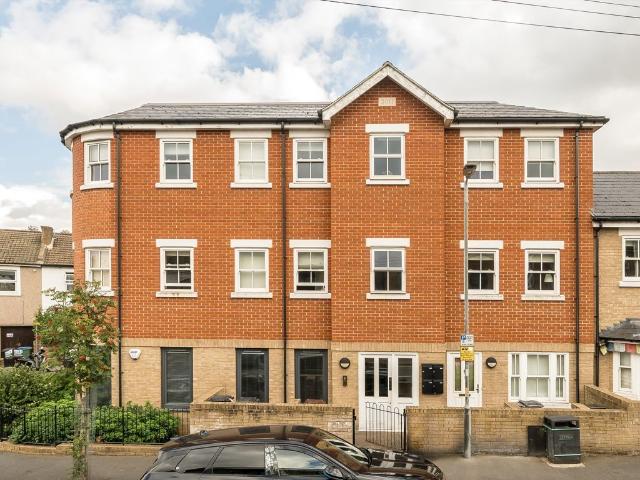 Sutton Road, Watford WD17, 1 bed flat to rent, £1,550 pcm | PrimeLocation