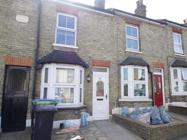 Sutton Road WD17, Watford, WD17 2 bed terraced house to rent £1,700 pcm £392 pw