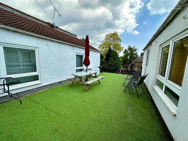 Sutton Road, Southend on Sea, Essex. 1 bed maisonette to rent £875 pcm £202 pw