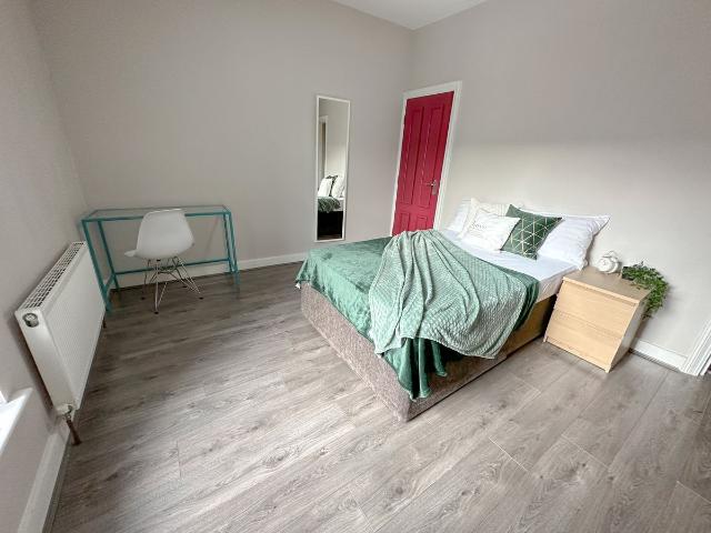 Sutcliffe Street L6, 3 bed shared accommodation to rent, £607 pcm | PrimeLocation