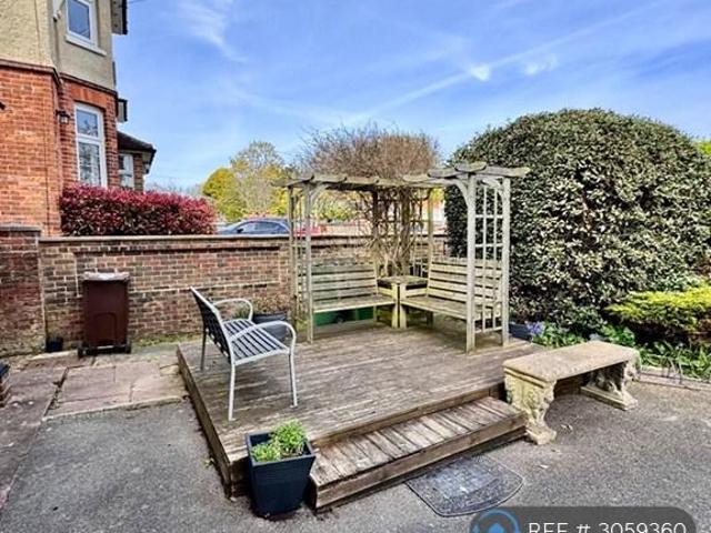 Sutherland Avenue, Bexhill On Sea, TN39 1 bed flat to rent £900 pcm £208 pw