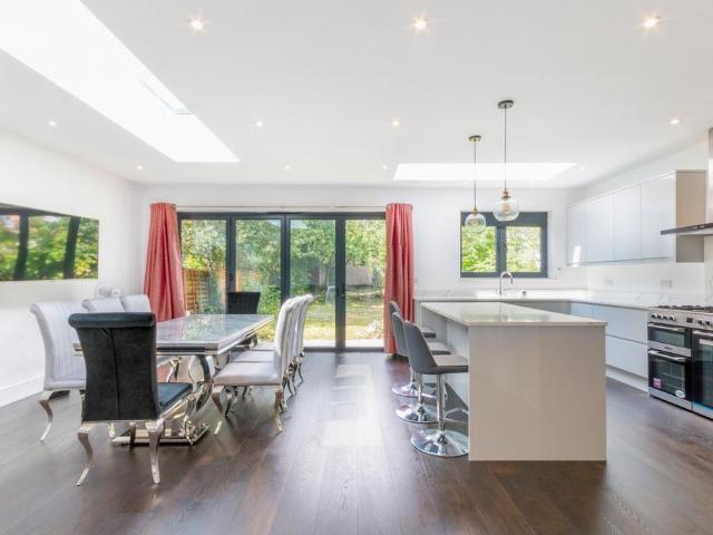 Sutherland Grove, Southfields, SW18 5 bed semi detached house to rent £6,500 pcm £1,500 pw