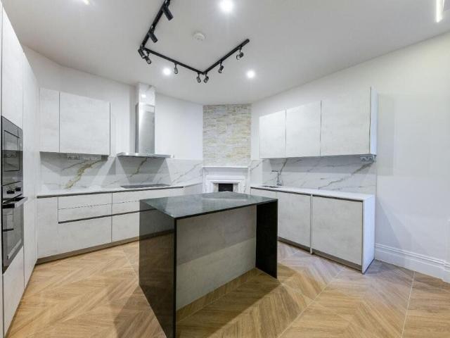 Sutherland House, Marloes Road W8, 4 bed flat to rent, £10,000 pcm | PrimeLocation