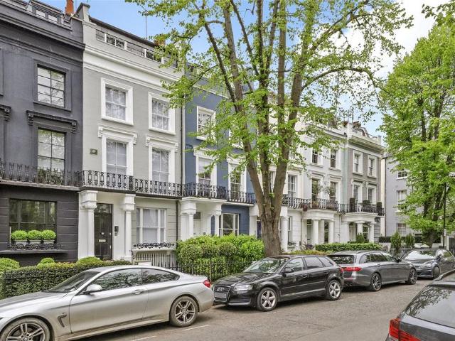 Sutherland Place, London, W2 1 bed apartment to rent £2,817 pcm £650 pw