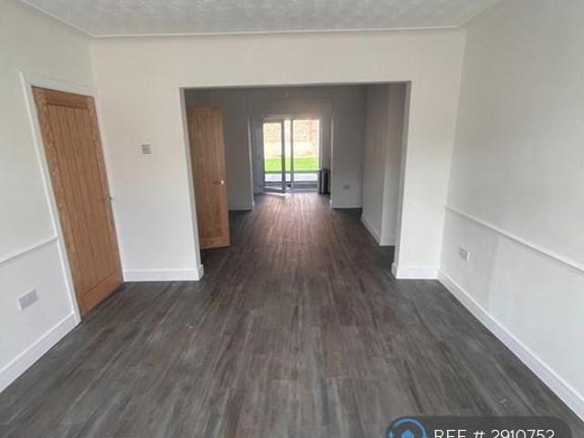 Sutherland Road, London, E17 3 bed terraced house to rent £2,600 pcm £600 pw