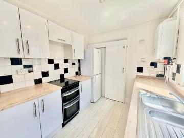 Sutherland Road, Southsea PO4, 2 bed property to rent, £1,250 pcm | PrimeLocation