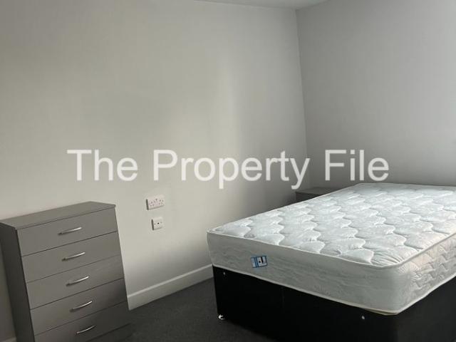 Sutherland Street, Swinton M27, 3 bed flat to rent, £1,200 pcm | PrimeLocation