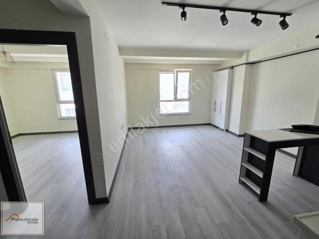 Sütlüce Mahallesinde Üniversite Yakını 55m2 1+1 Kiralık Daire